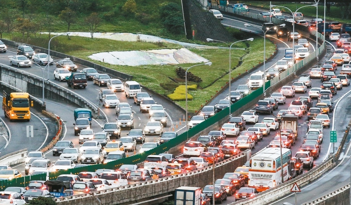春節連假長達9天預計湧現大量車潮 避免塞車請這麼做 - https://www.watchmedia01.com