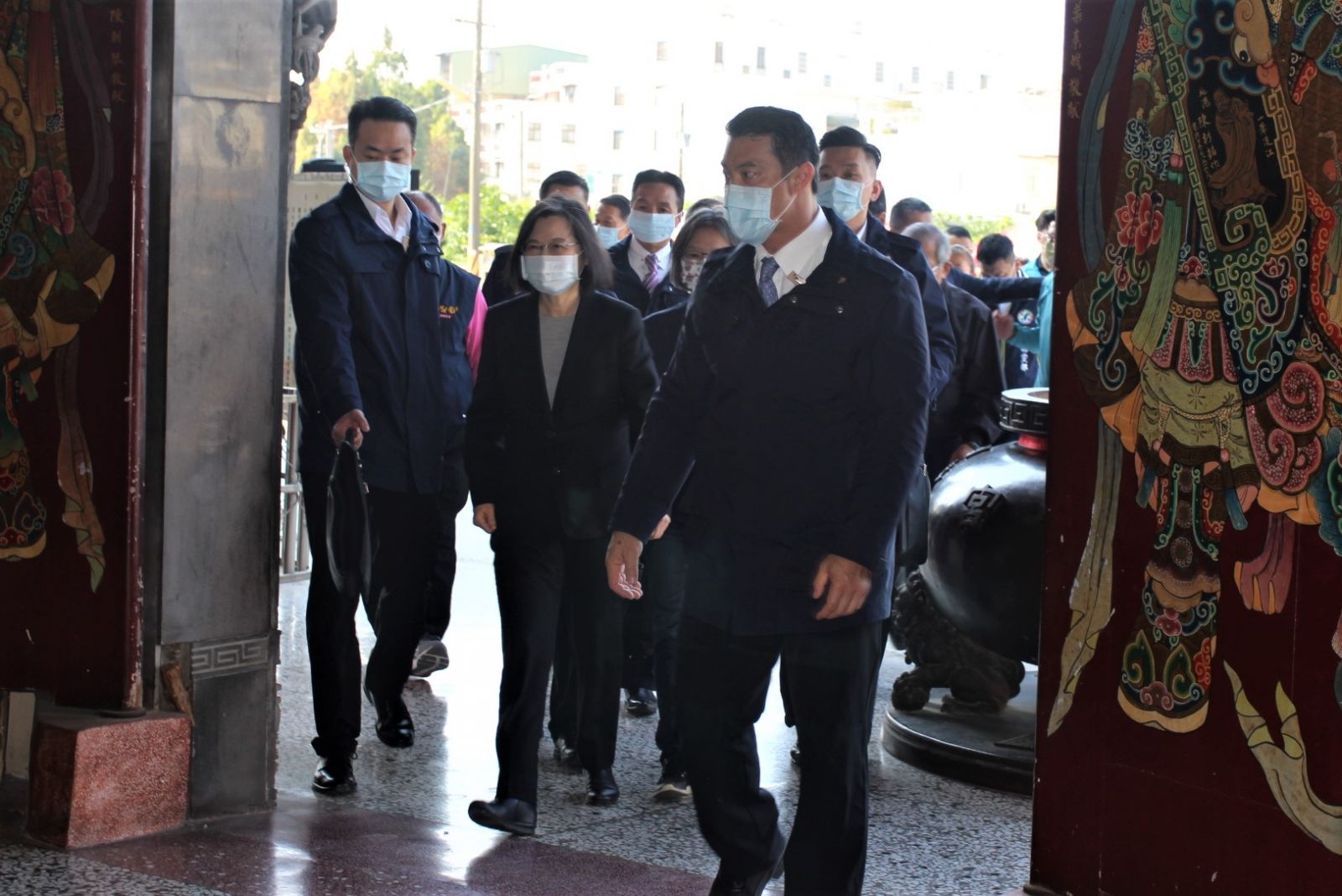 影/總統蔡英文南聖宮參香致匾 獨讚劉建國忽略蘇治芬引揣測 - https://www.watchmedia01.com