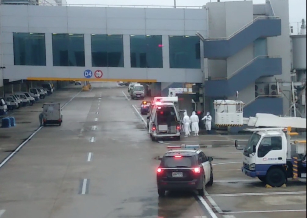 長程班機旅客下機PCR篩檢第三天 15日早上陽性比率4.08% - https://www.watchmedia01.com