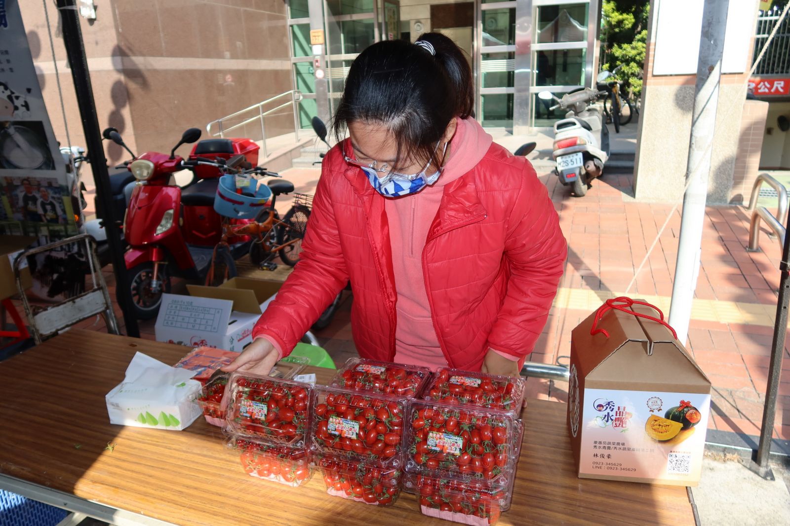影／甜蜜收獲　 彰縣第六屆小果番茄評鑑花壇青農李麗珠掄元 - https://www.watchmedia01.com