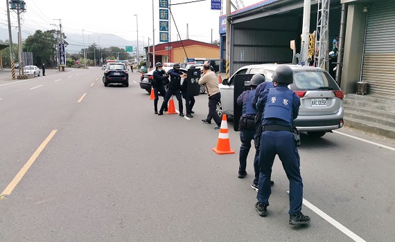 年關將近防範搶案 集集警分局舉辦金融機構防搶演練 - https://www.watchmedia01.com