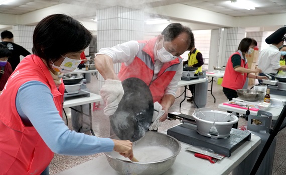 埔里鎮公所走進社區製作蘿蔔糕 食農教育體驗認識優質農產 - https://www.watchmedia01.com