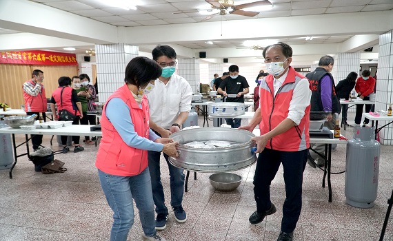 埔里鎮公所走進社區製作蘿蔔糕 食農教育體驗認識優質農產 - https://www.watchmedia01.com