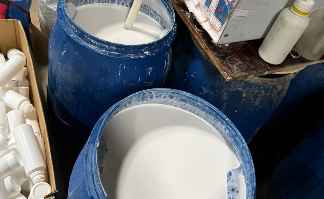 影／雲林查獲市價破億致腫瘤畸胎偽農藥　傳喚拘提13名涉案關係人 - https://www.watchmedia01.com
