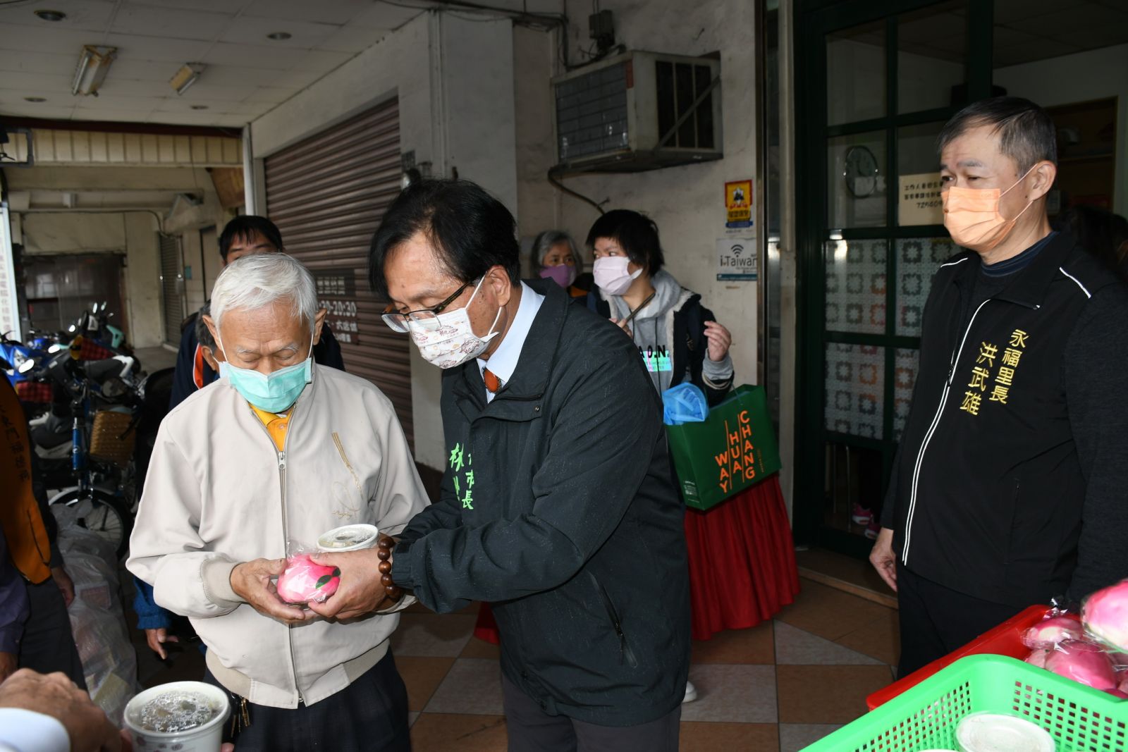 影／「尾牙」拜土地公！必備麻糬黏錢招財 大東門福德祠舉行祝壽 - https://www.watchmedia01.com