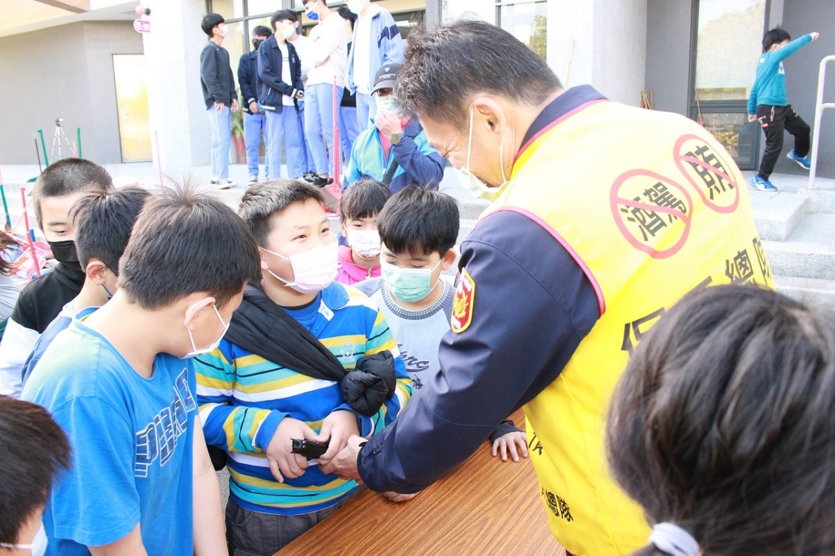 國小學童訪中科警察隊　小小波麗士人小志氣高 - https://www.watchmedia01.com