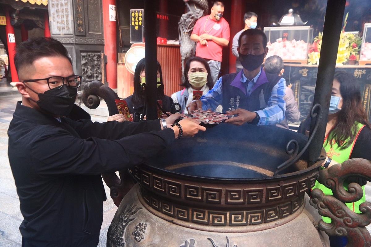 影／愛心不停歇　菜霸子電商平台攜手北港朝天宮點燈認購鮮蔬箱 - https://www.watchmedia01.com