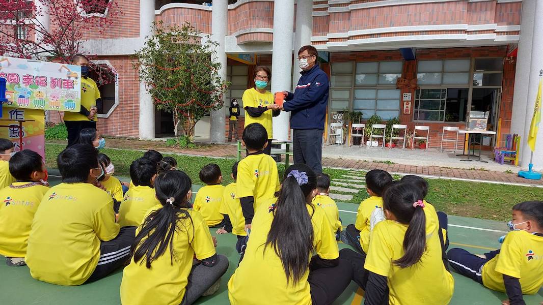 校園幸福列車再開進嘉義偏鄉小學　學生吃出感恩心滋味 - https://www.watchmedia01.com