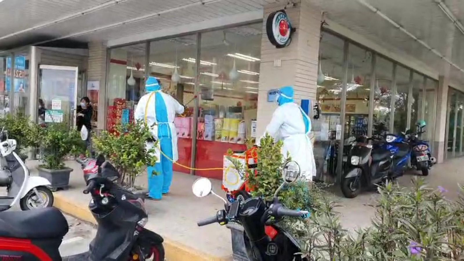 影/疫情拉警報!確診者有足跡 南瑤宮除夕路跑迎頭香喊停 - https://www.watchmedia01.com