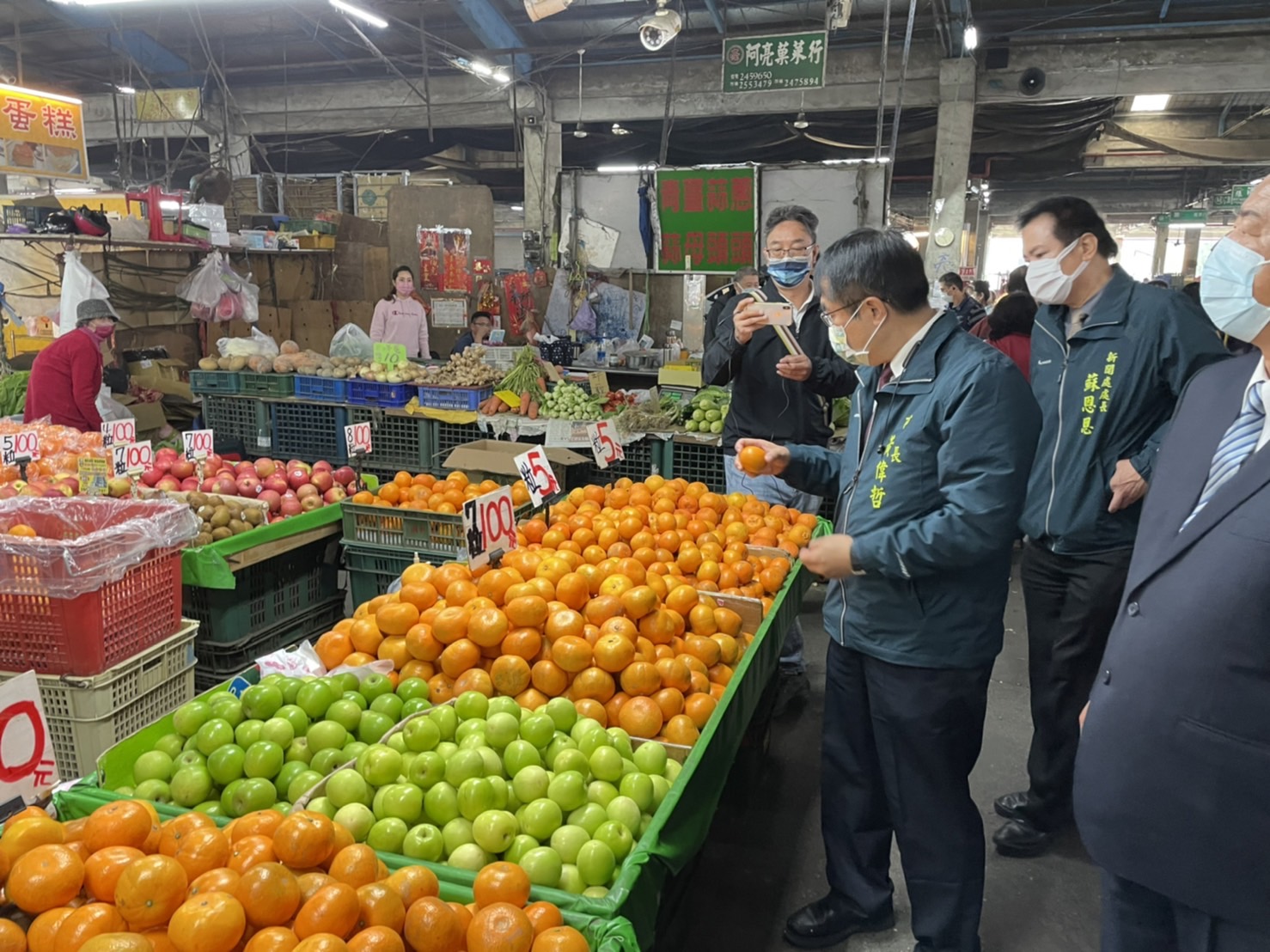 視察春節蔬果魚肉供應情形　黃偉哲：供貨充足、價格穩定 - https://www.watchmedia01.com