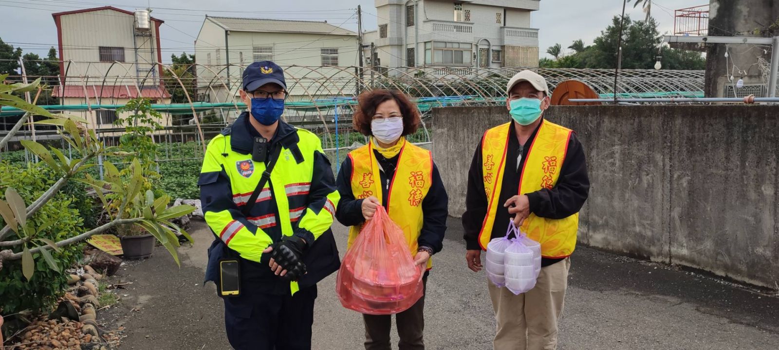 影／濃濃關懷！「虎」哩健康快樂好事來年菜送到宅　146弱勢戶受惠 - https://www.watchmedia01.com