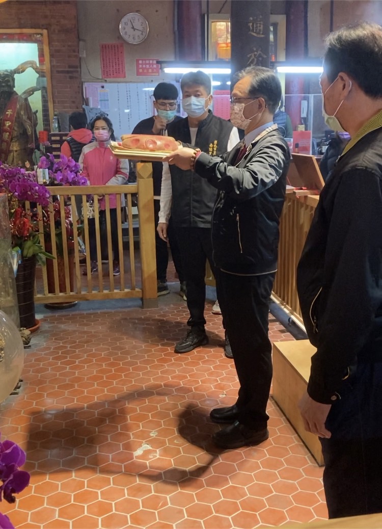 彰化南瑤宮抽出四季籤　今年運勢苦盡甘來、倒吃甘蔗 - https://www.watchmedia01.com