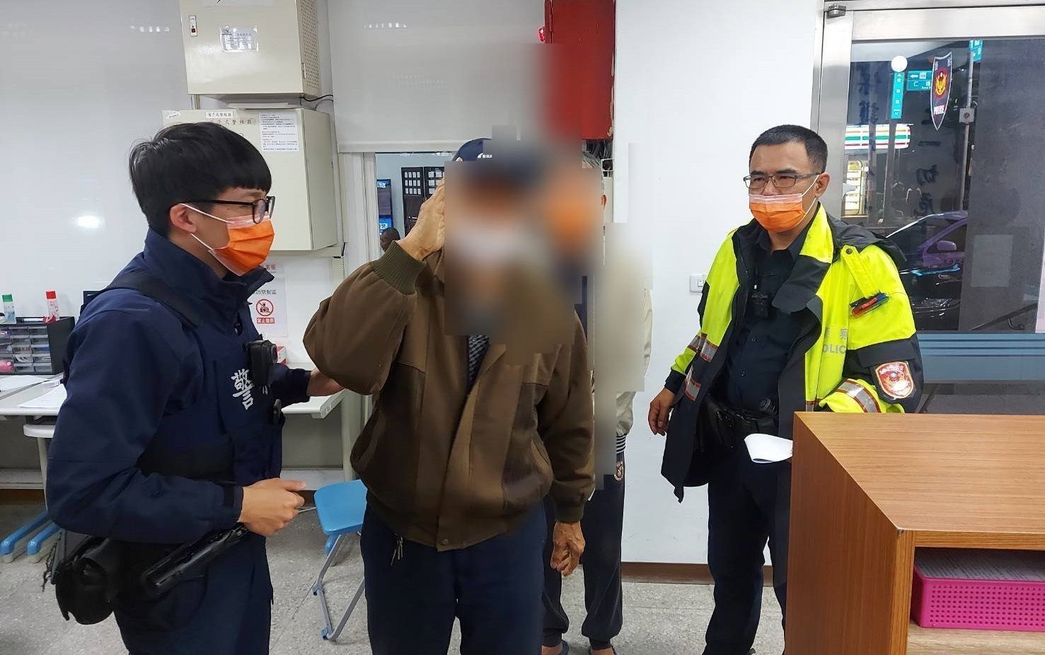 影／北市八旬長者迷航到雲林　臺西暖警10分鐘即刻助團圓 - https://www.watchmedia01.com