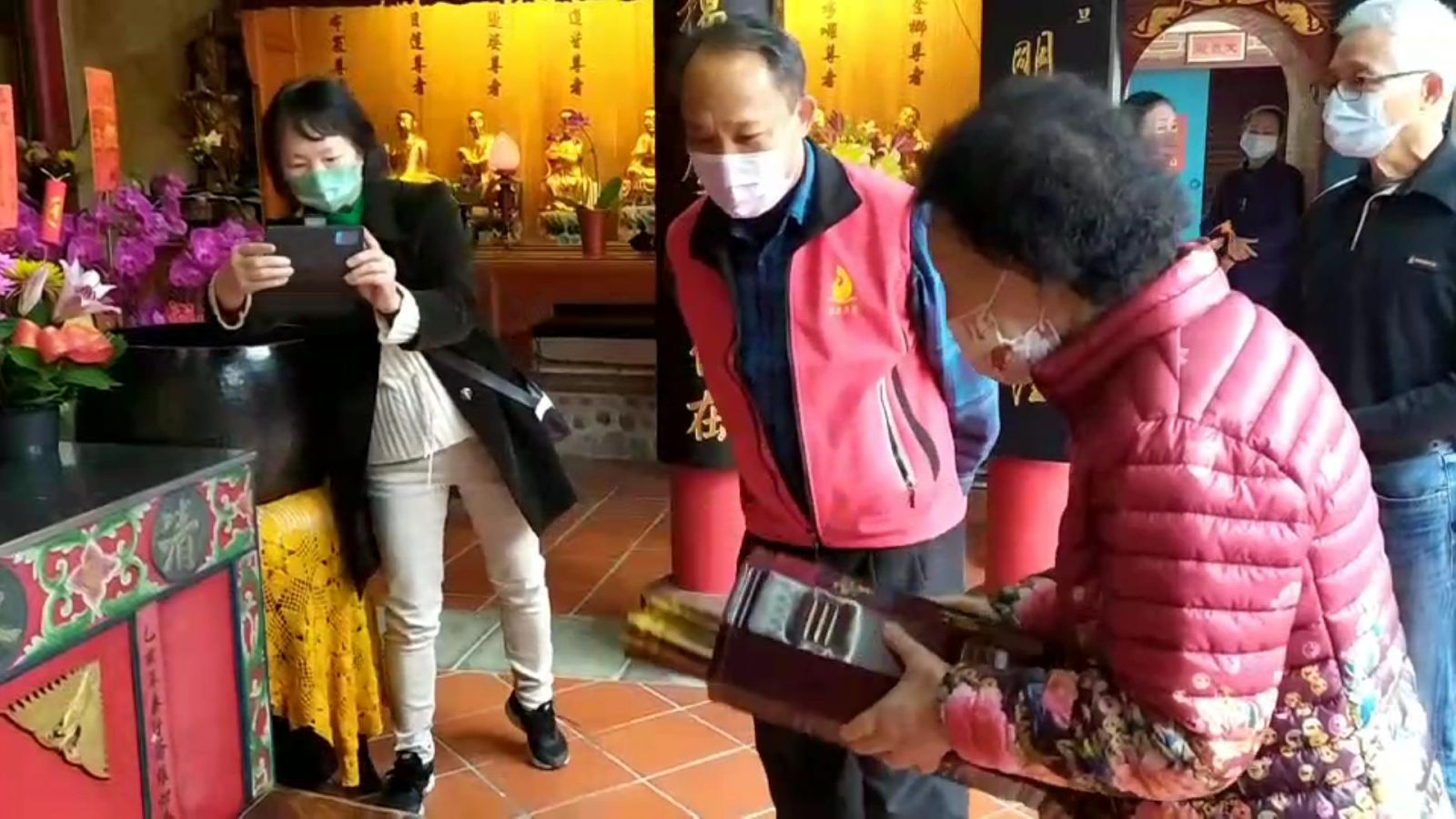 影／國際、兩岸未來走向如何?　清水岩寺國運籤抽到桃園三結義 - https://www.watchmedia01.com