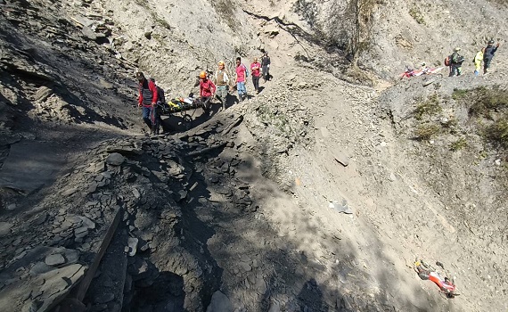 丹大林道18k處1人摔落邊坡受傷 - https://www.watchmedia01.com