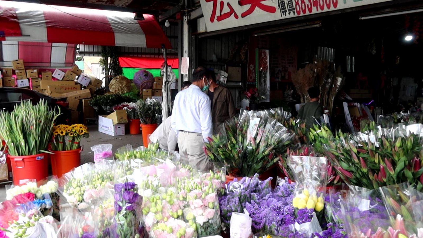 影／「買不起」！情人節玫瑰花創歷史天價　買氣特別「冷」 - https://www.watchmedia01.com