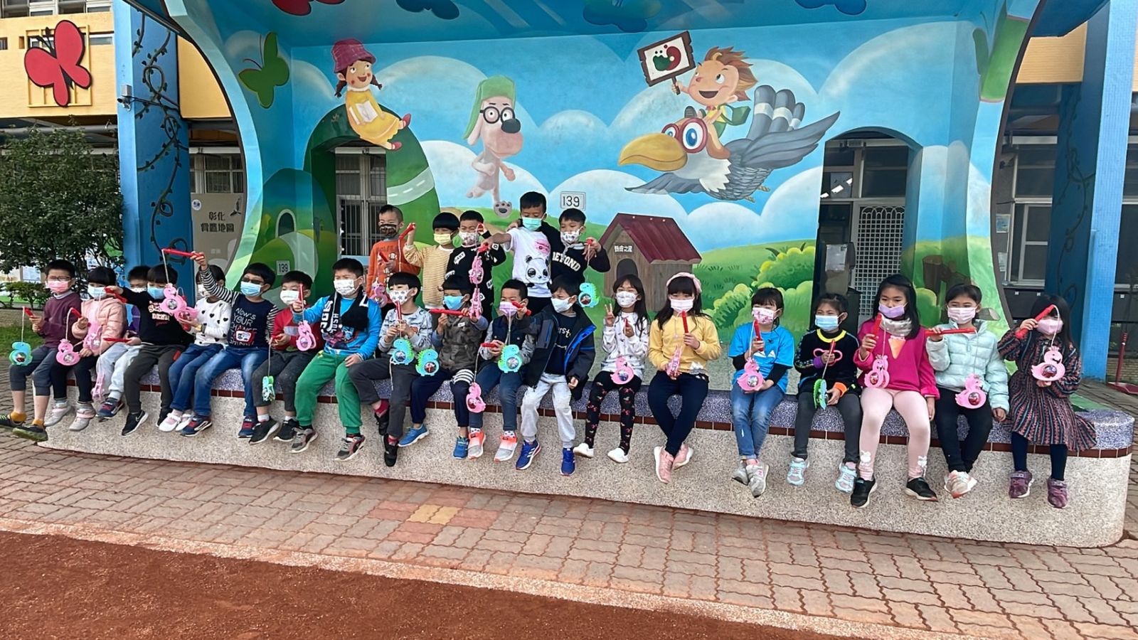 影／提燈吃蛋不吃元宵！山上特色小學芬園文德國小社區踏查鬧元宵 - https://www.watchmedia01.com