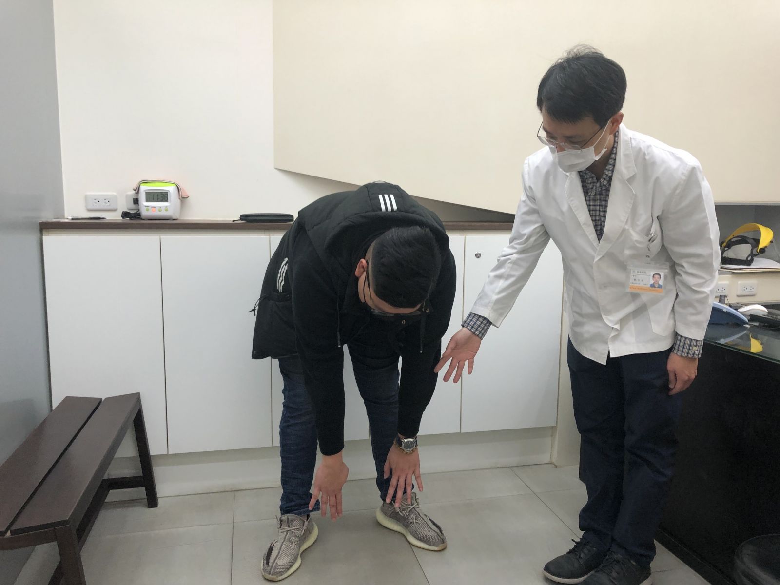 吃5年止痛藥僵直性脊椎炎未好轉 求診中醫後一周可彎腰 - https://www.watchmedia01.com
