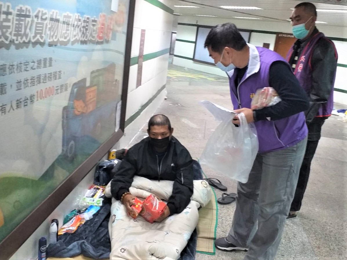助遊民渡過極端低溫　嘉市府結合人安發送禦寒物資 - https://www.watchmedia01.com