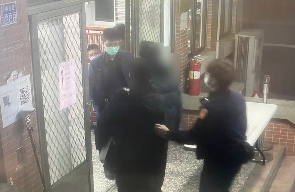 臺西女警巾幗不讓鬚眉　首度出勤2通緝犯一次手到擒來 - https://www.watchmedia01.com
