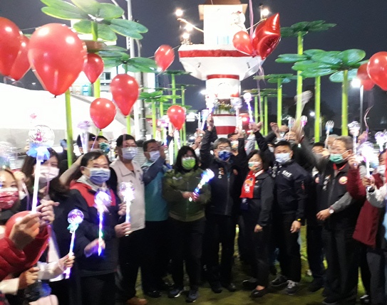 破舊仁雄人行陸橋超萌變身 嘉邑善行芳草森林點燈啟用 - https://www.watchmedia01.com