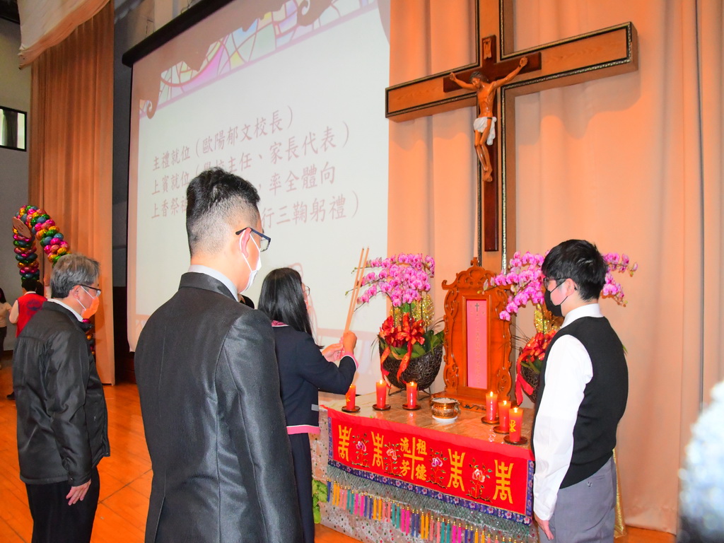 文興高中生命教育成年禮活動 轉大人的學子更有責任心 - https://www.watchmedia01.com