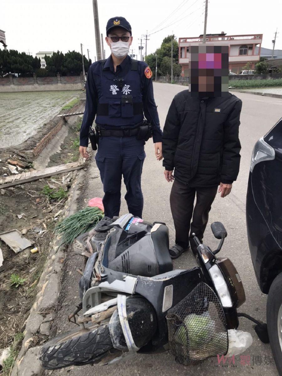 七旬老翁機車摔落水溝中　虎尾警火速救援 - https://www.watchmedia01.com