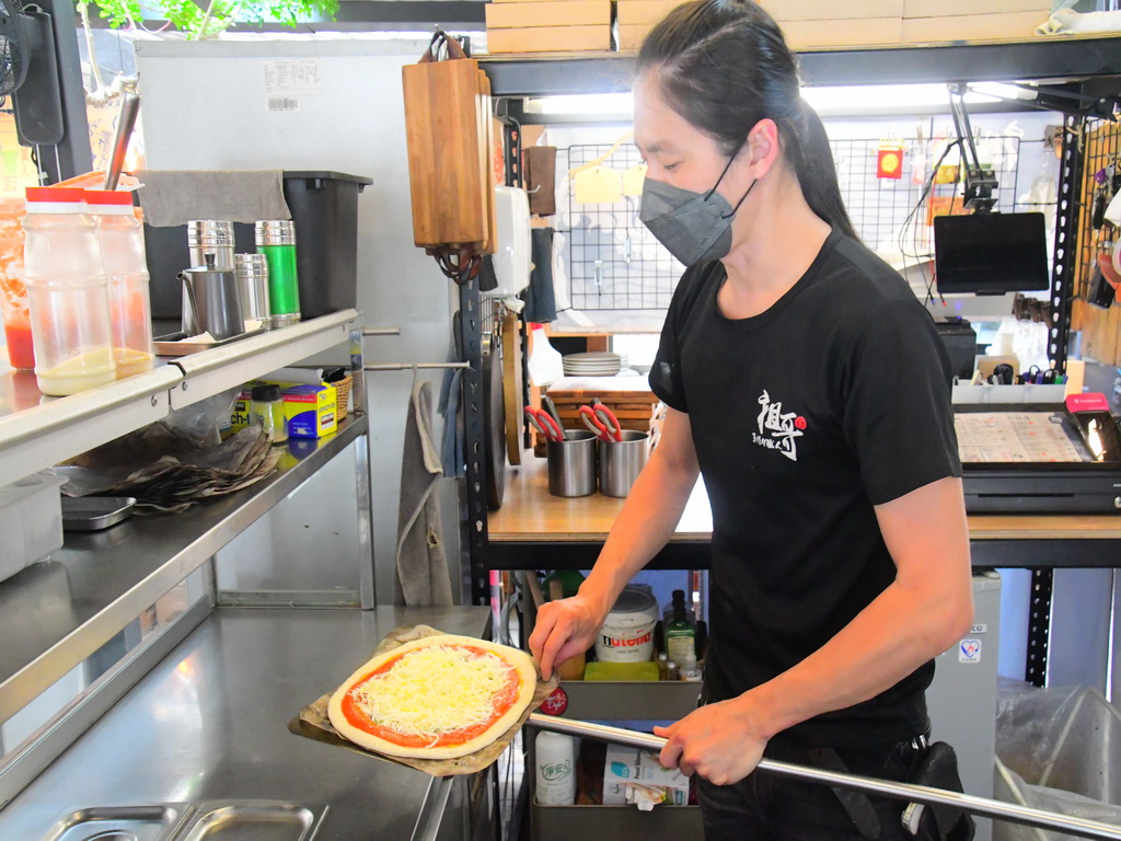 披薩與拉麵的美食結合 祖哥從店面到餐點堅持自己手作 - https://www.watchmedia01.com