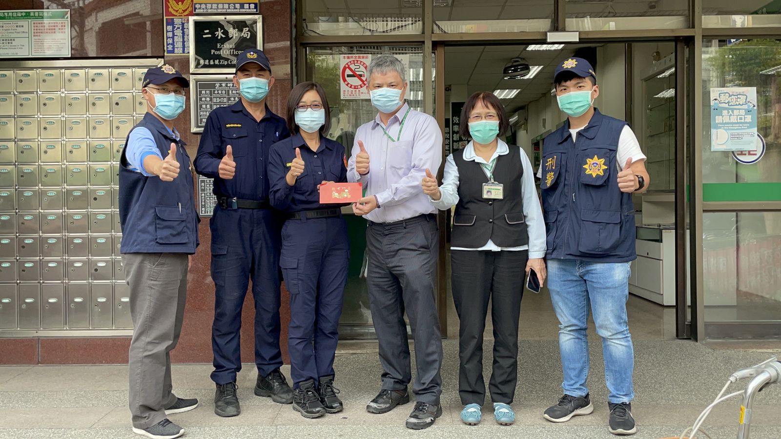 影／援助烏克蘭醫師　老婦要資助戰地醫生險被詐騙12萬元 - https://www.watchmedia01.com