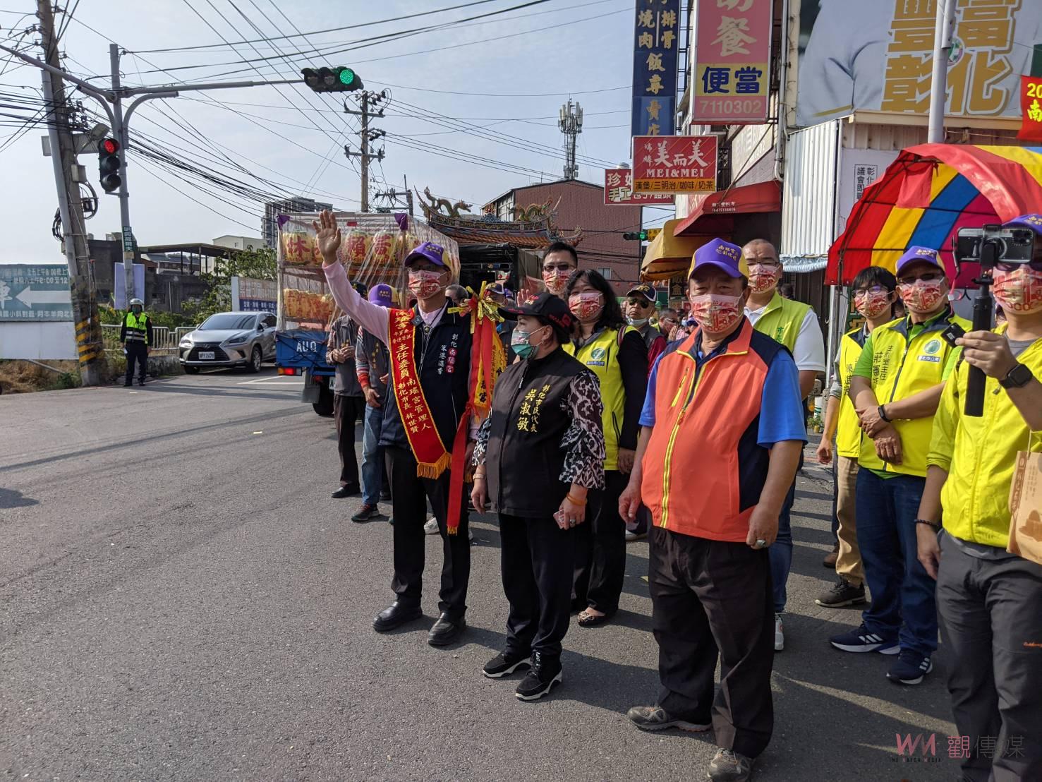 影／南瑤宮笨港進香回鑾遶境　信眾跪拜獻花迎媽祖 - https://www.watchmedia01.com