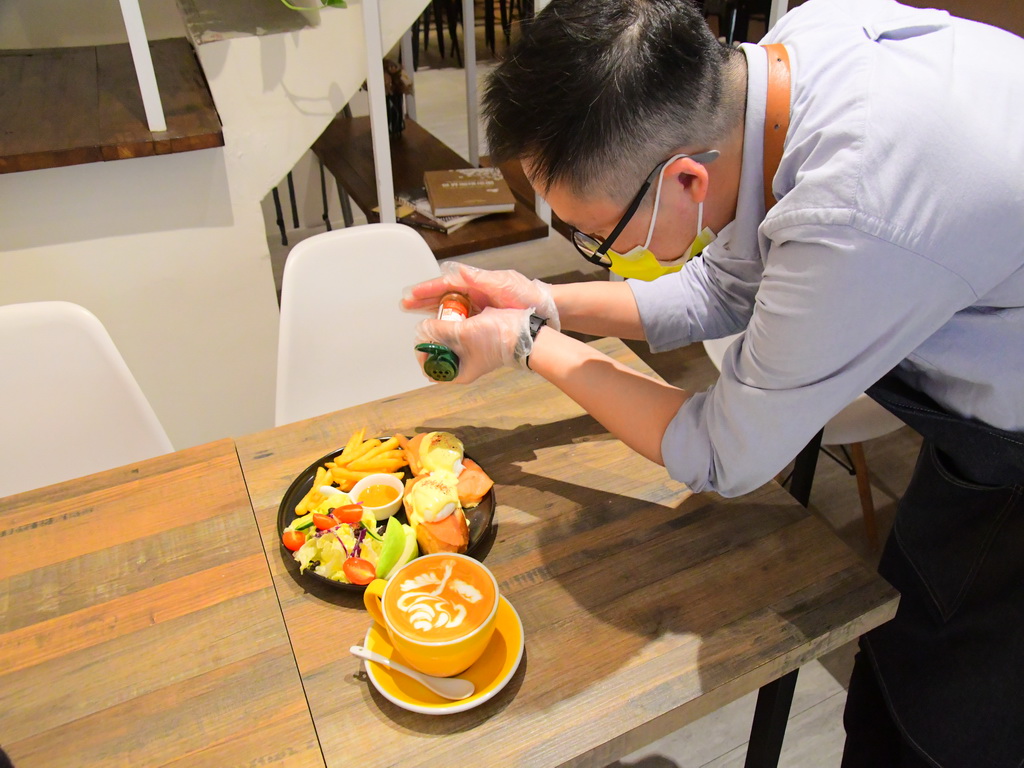 香港人在台灣開CAFÉ 員林掀起異鄉美食世界風 - https://www.watchmedia01.com
