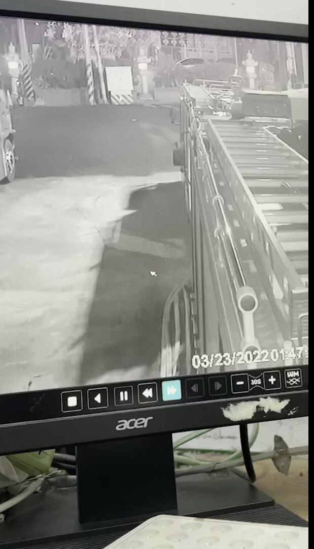 影／地牛凌晨大翻身！員林消防隊大樓梯間陽台壁磚掉落 - https://www.watchmedia01.com
