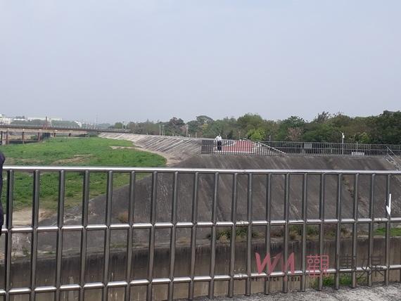 荖藤里牛稠溪堤防道因圳溝阻隔　嘉邑行善團會勘爭取步橋串連 - https://www.watchmedia01.com