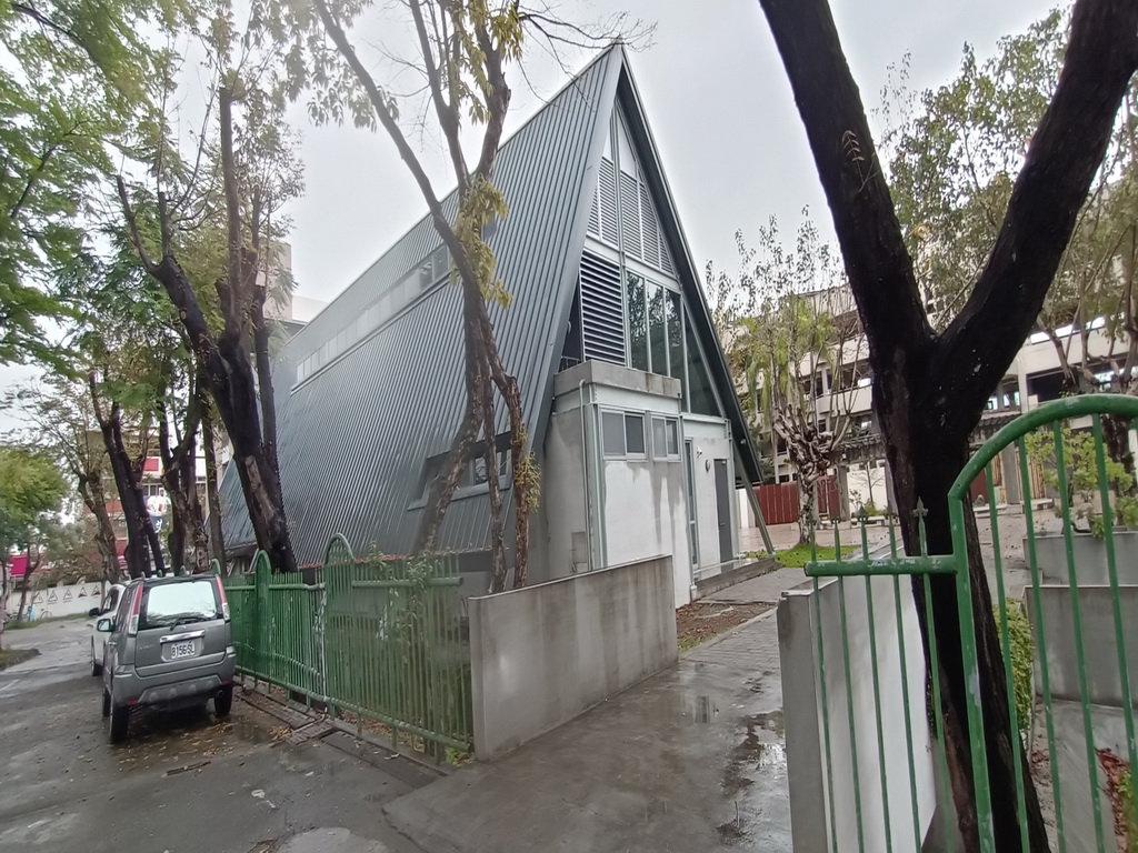 社頭國中尖斜屋頂式圖書館 濃濃北歐風特色 - https://www.watchmedia01.com