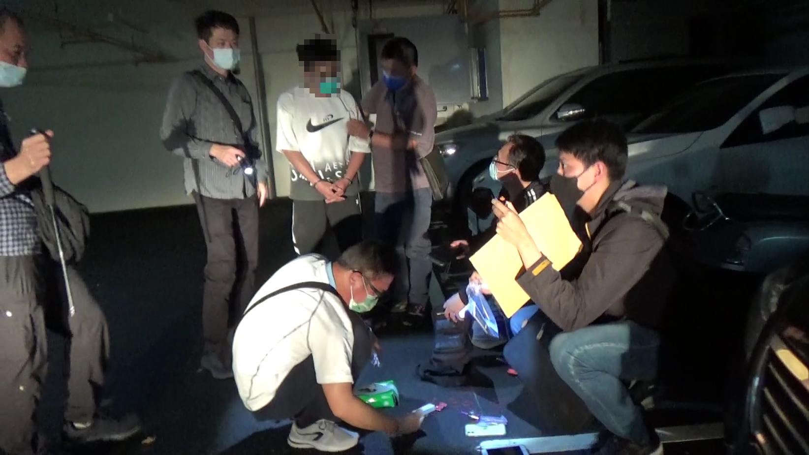 毒販擁槍自重 南警緝獲起出罕見蠍式衝鋒槍 - https://www.watchmedia01.com