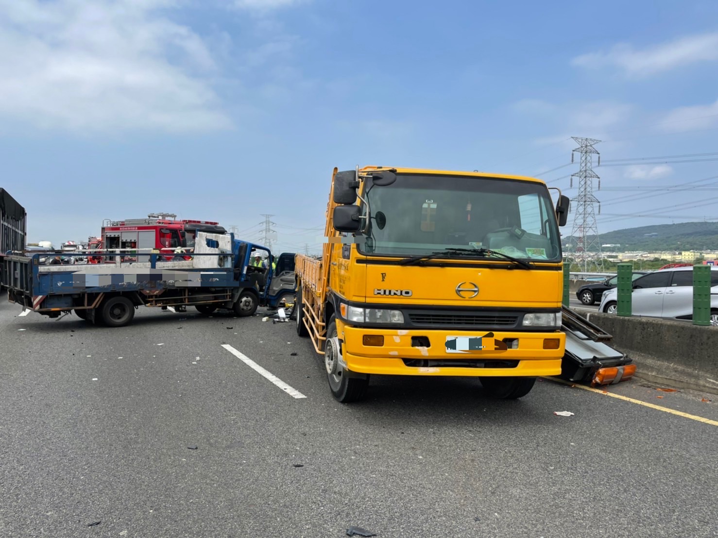 國道三號彰化快官路段小貨車追撞施工緩撞車　小貨車毀人傷 - https://www.watchmedia01.com