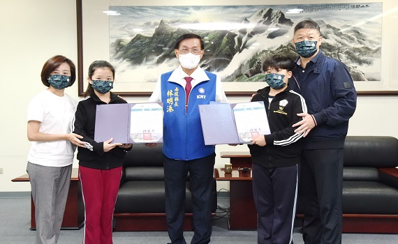 南投運動舞蹈賽成績優異 縣長林明溱頒獎勉勵 - https://www.watchmedia01.com