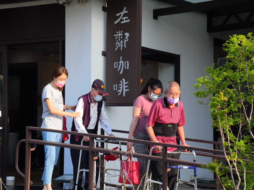 日照中心與長照站面對高齡化洪流 邱暉智論述服務機制 - https://www.watchmedia01.com