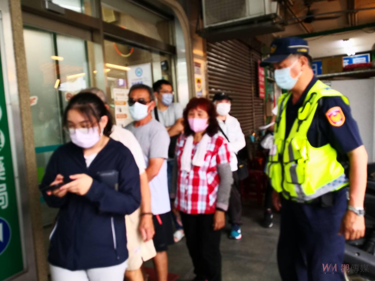 影／快篩試劑實名制開賣　藥局說：接到通知下週供貨量還會增加 - https://www.watchmedia01.com