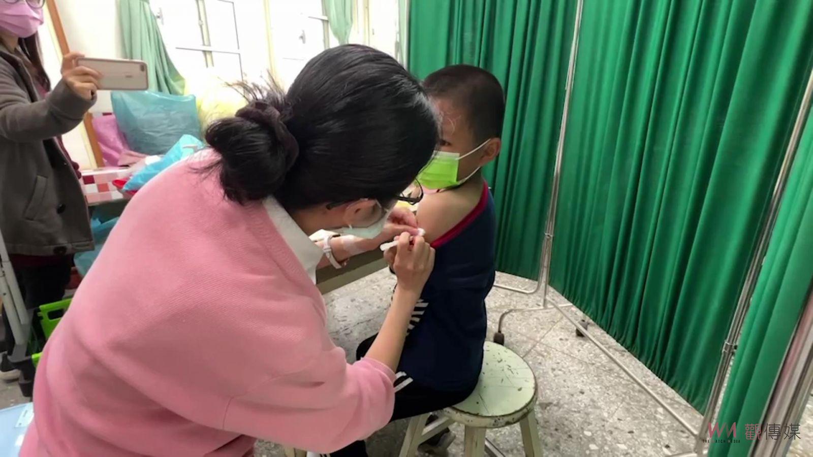 影／學童直呼好緊張　大城鄉潭墘國小率先開打新冠兒童疫苗 - https://www.watchmedia01.com