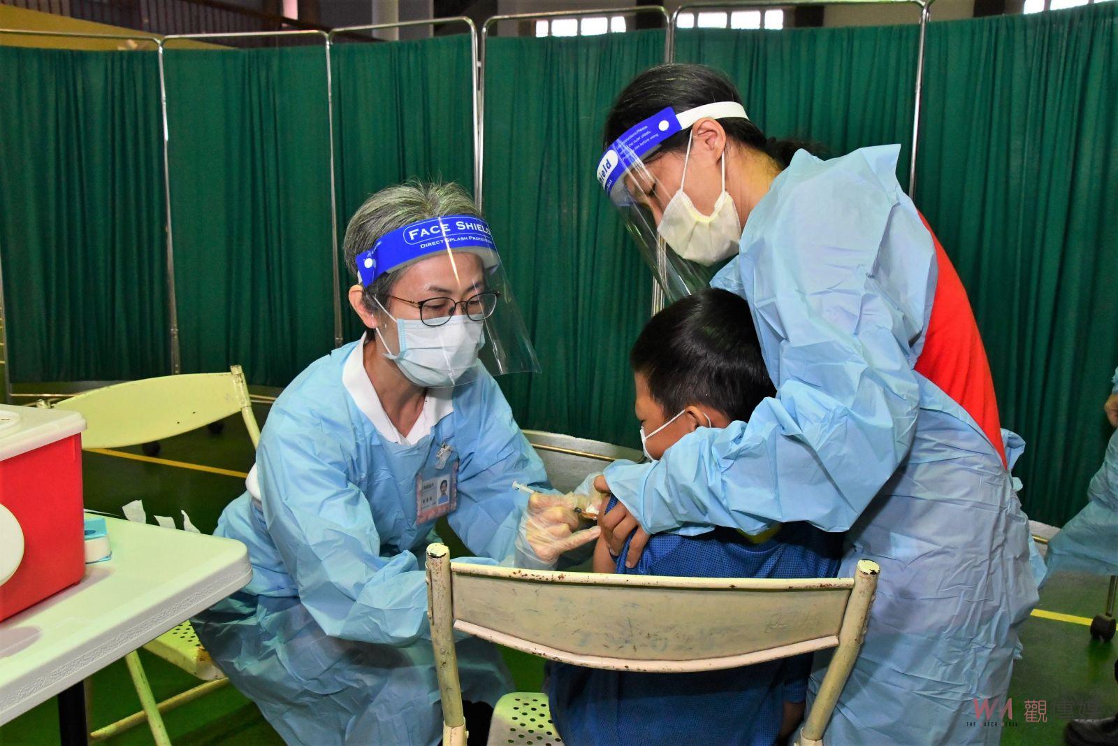 影／觀望要等打BNT？彰化縣校園6-11歲學童Covid-19疫苗「拼」覆蓋率 - https://www.watchmedia01.com