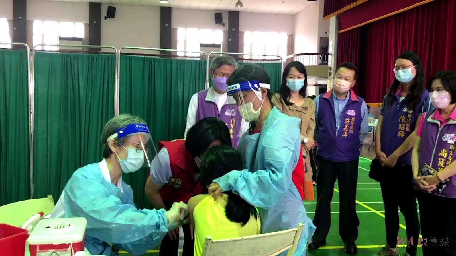 影／觀望要等打BNT？彰化縣校園6-11歲學童Covid-19疫苗「拼」覆蓋率 - https://www.watchmedia01.com