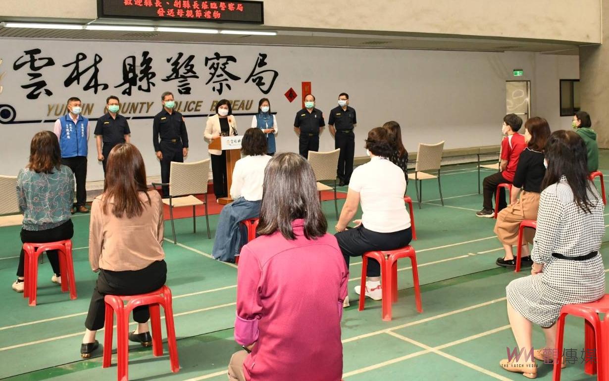 張縣長至警察局歡度母親節　發送精美小禮物給女性員警 - https://www.watchmedia01.com