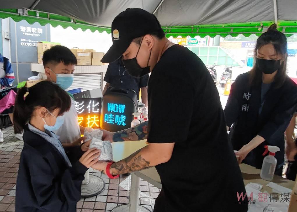 影／暖胃更暖心！家扶自立青年陳韋強~再次送愛到家扶 - https://www.watchmedia01.com