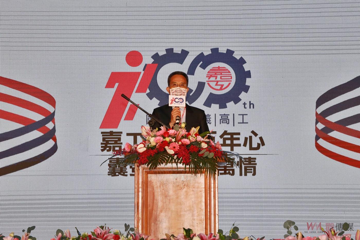 市長黃敏惠父親獲獎 代父領獎感動泛淚 - https://www.watchmedia01.com