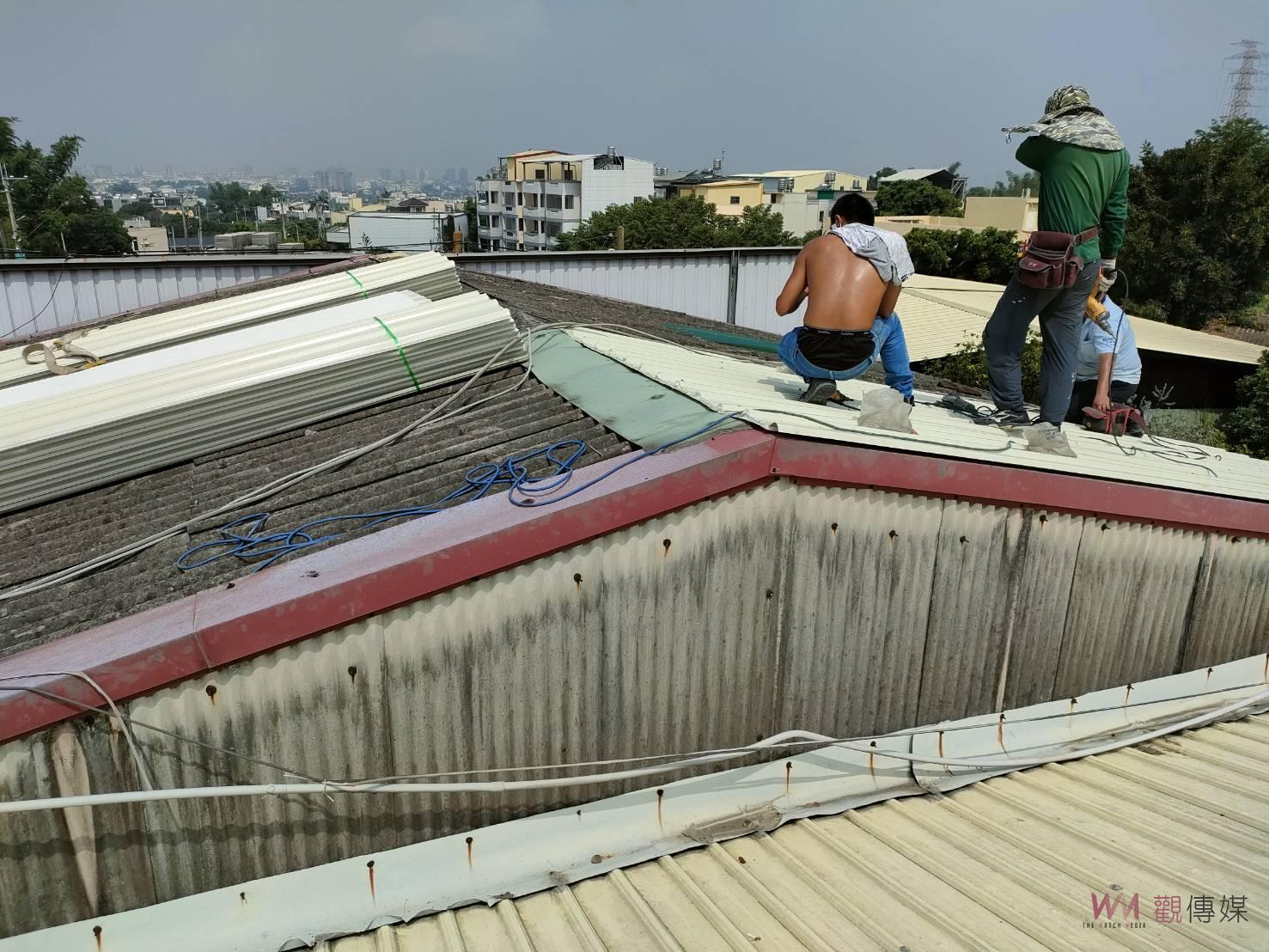 影／波麗士大人用行動付出愛　中低單親媽媽不再用臉盆接雨水 - https://www.watchmedia01.com