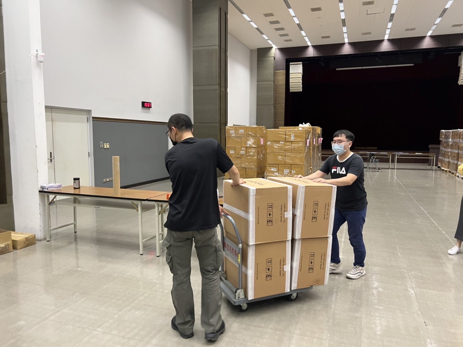 台中暖心快篩試劑支持計畫 長照機構員工每人2支 - https://www.watchmedia01.com