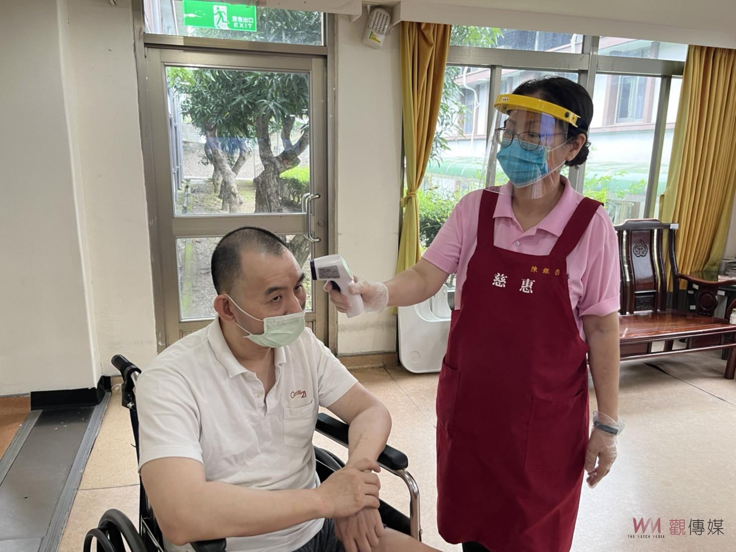 影／防疫最高規格　彰化榮家暫停餐廳全體用餐　環境每日漂白水清消 - https://www.watchmedia01.com