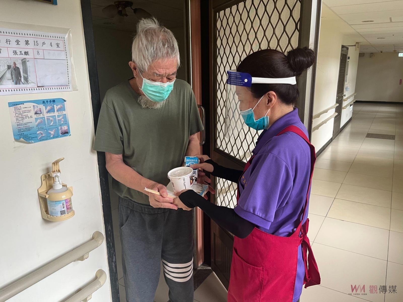 影／防疫最高規格　彰化榮家暫停餐廳全體用餐　環境每日漂白水清消 - https://www.watchmedia01.com