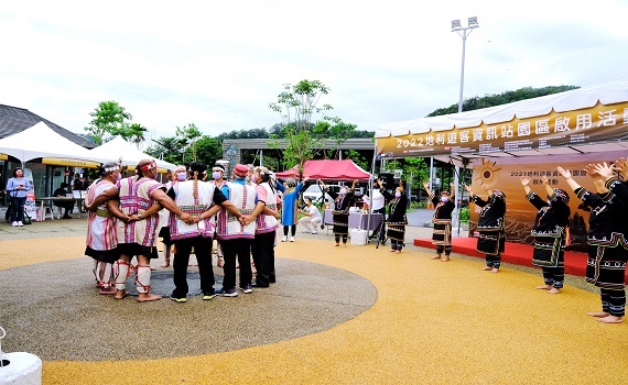 日管處信義鄉地利遊客資訊站正式啟用 來聽大巨人說故事 - https://www.watchmedia01.com